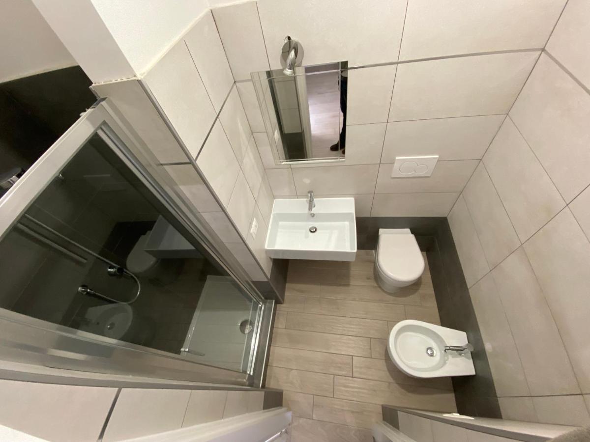 Domus Art Suites Merulana Roma Exterior foto